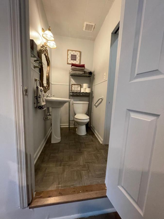 The Lafayette 'Tiny Home' Apartment 외부 사진